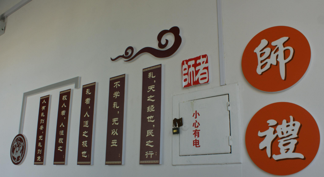 學校辦公樓走廊文化墻裝修效果圖 